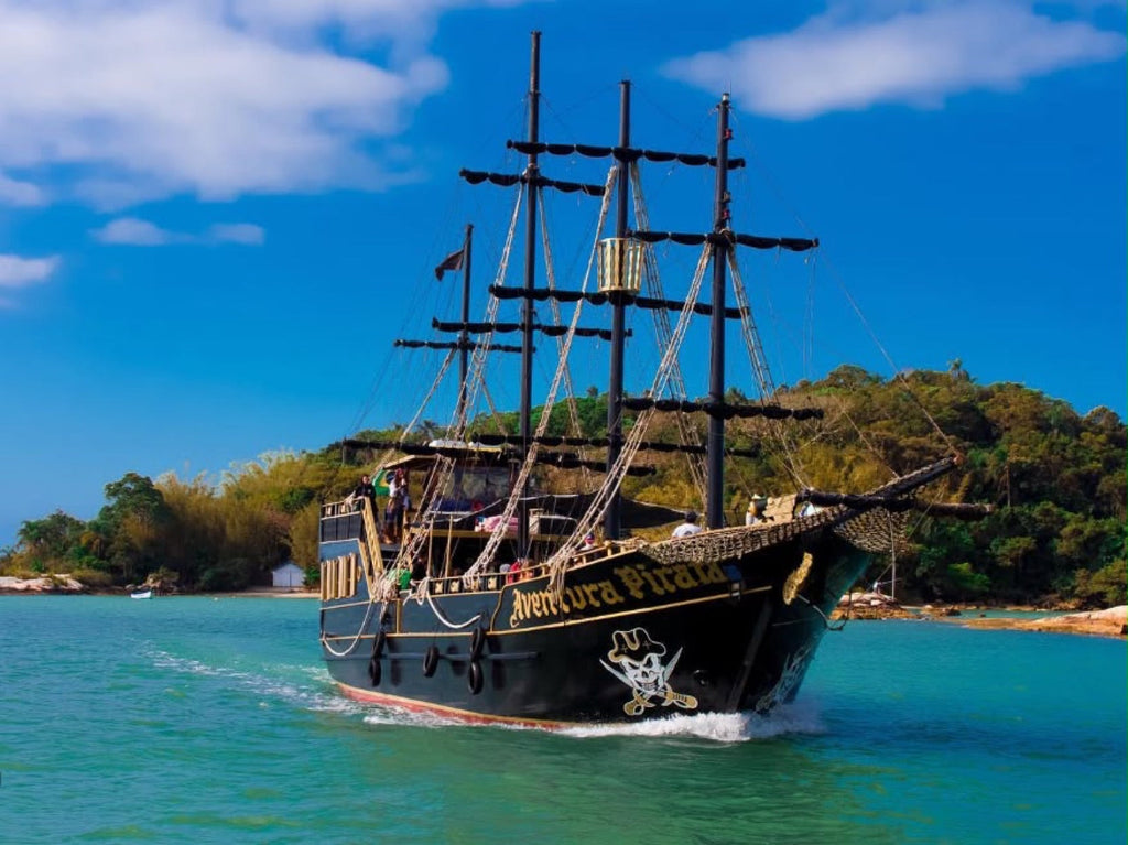 Barco pirata 4 horas en Florianópolis — Vive Brasil