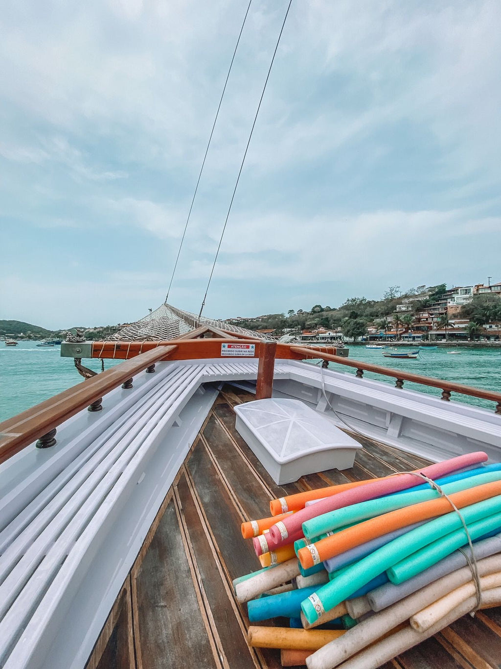 Escuna Búzios 12 playas y 3 islas — Vive Brasil