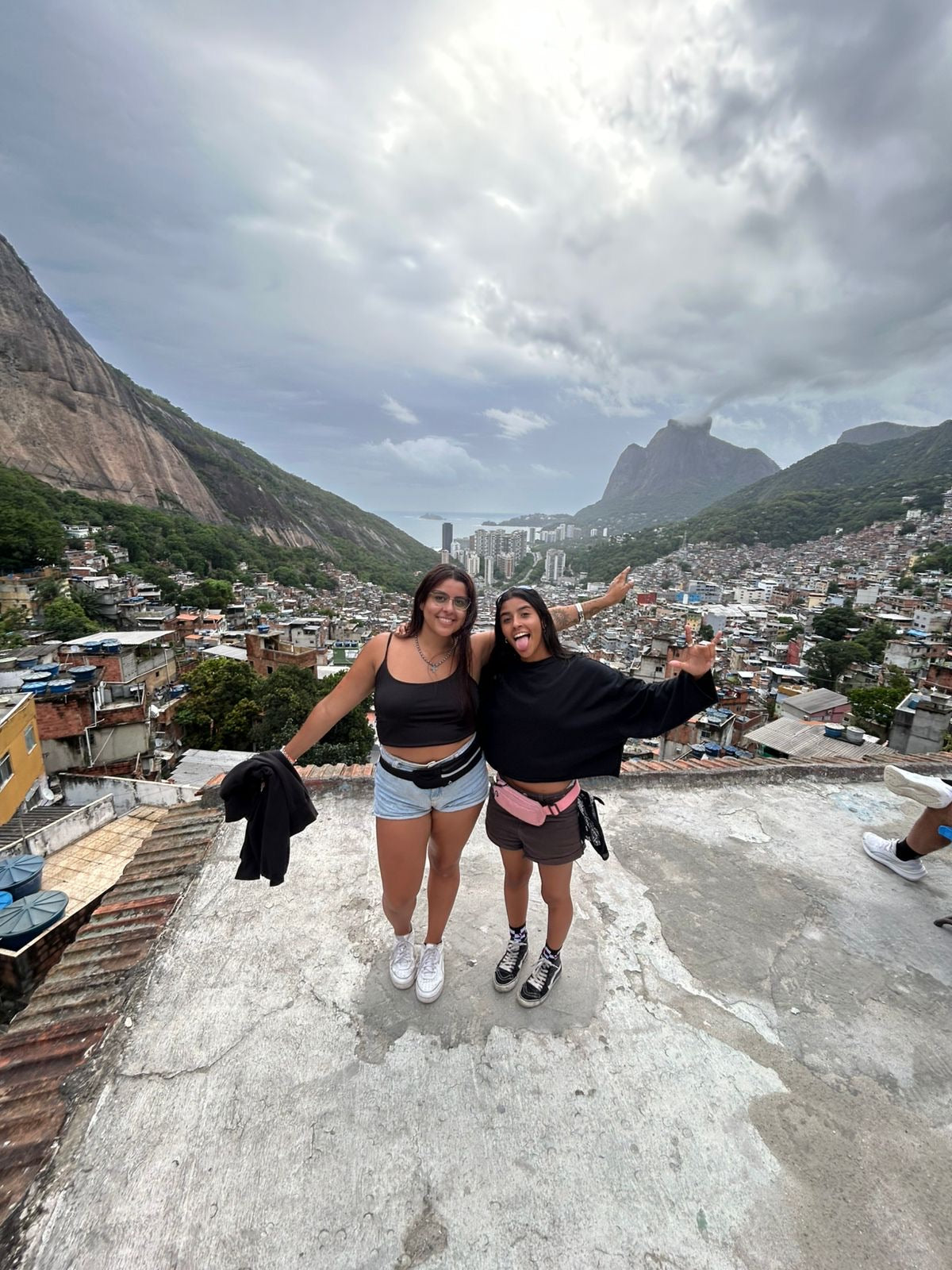 Favela Rocinha en van o moto — Vive Brasil